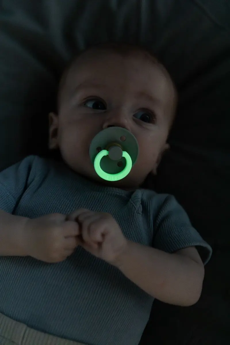 BIBS Blush Glow in the Dark Fopspeen 300256C - Roze