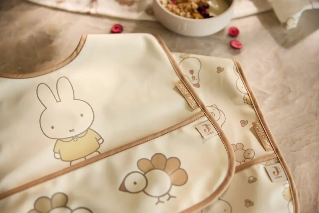 Jollein Slabbetjes Waterproof Miffy Family Farm - 2 Stuks