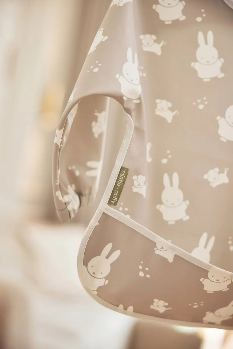 Jollein x Nijntje Slab Waterproof Met Mouw Miffy&Snuffy - Olive Green