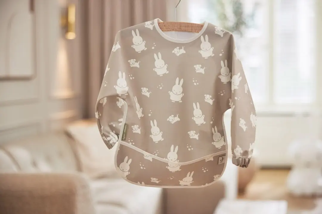 Jollein x Nijntje Slab Waterproof Met Mouw Miffy&Snuffy - Olive Green
