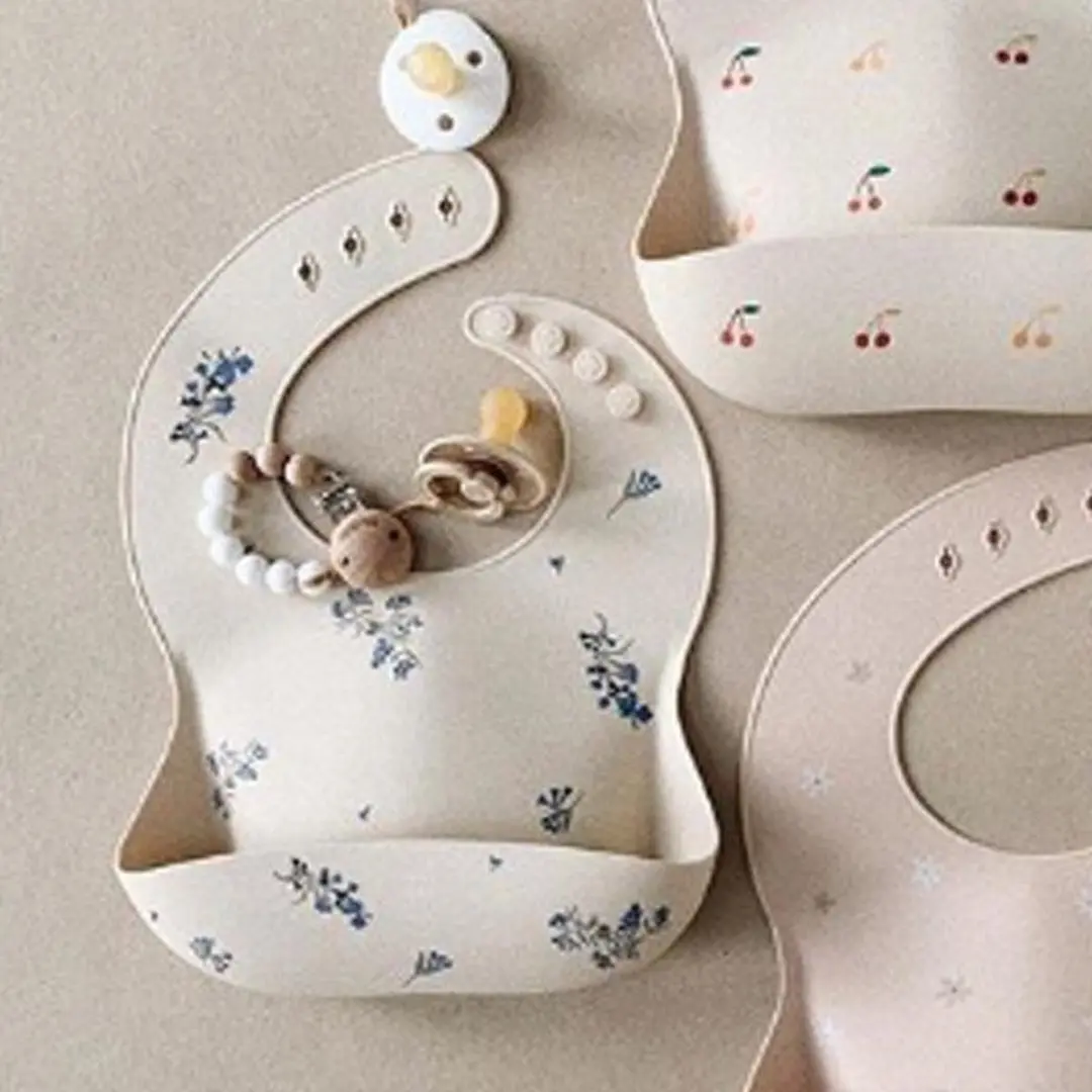 Mushie Siliconen Baby Slabbetje Lilac Flowers - BPA/ftalaatvrij