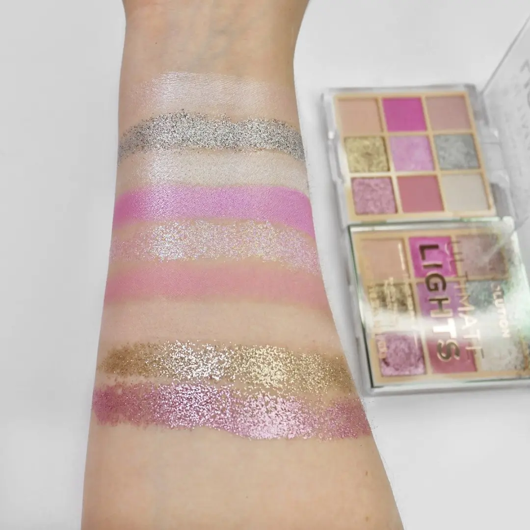 Makeup Revolution Ultimate Lights Palette Feathered Pinks - 8.1g