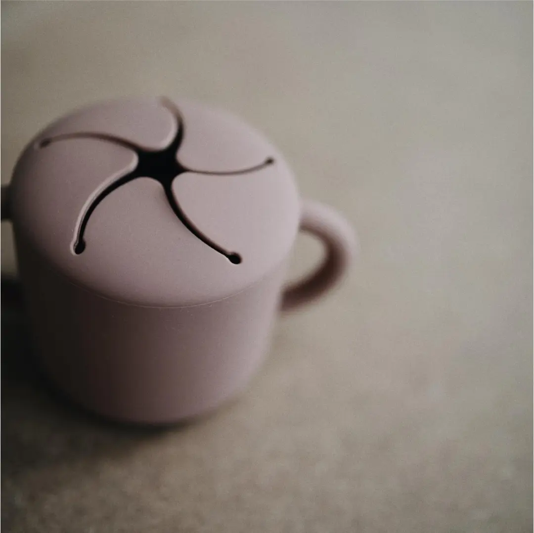 Mushie Siliconen Snack Cup Soft Lilac