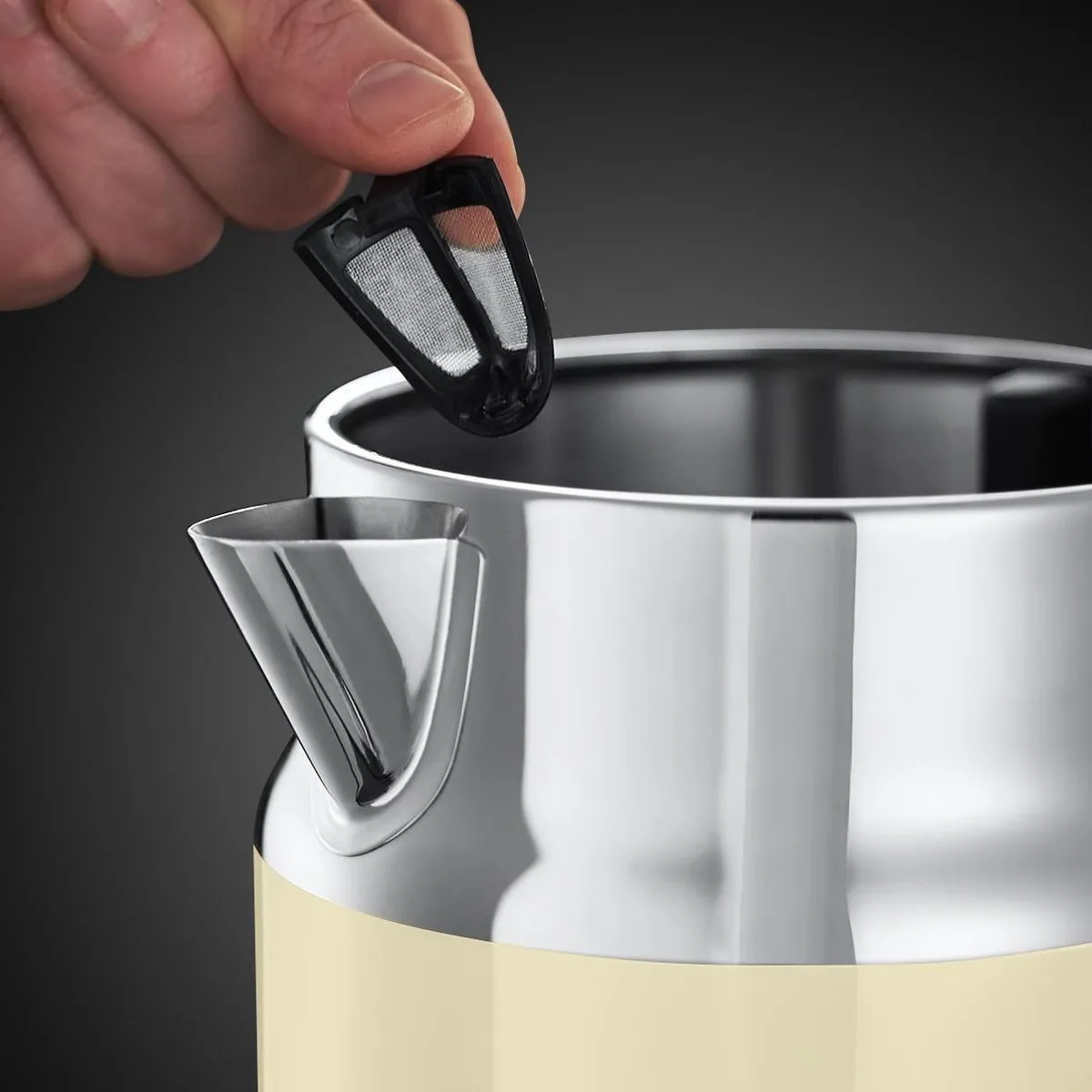 Russell Hobbs 21672-70 Retro Vintage Waterkoker 1.7L - 2400W - Crème