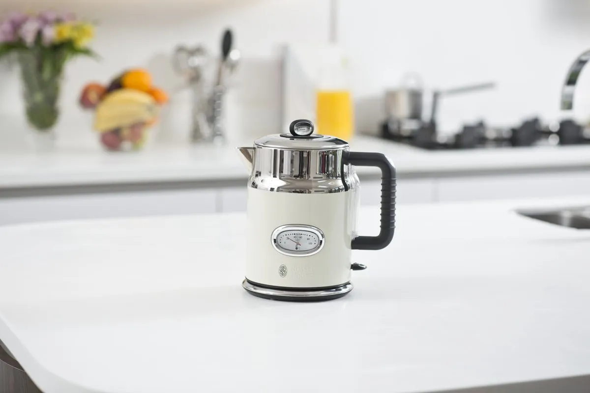 Russell Hobbs 21672-70 Retro Vintage Waterkoker 1.7L - 2400W - Crème - afbeelding 6 van 6