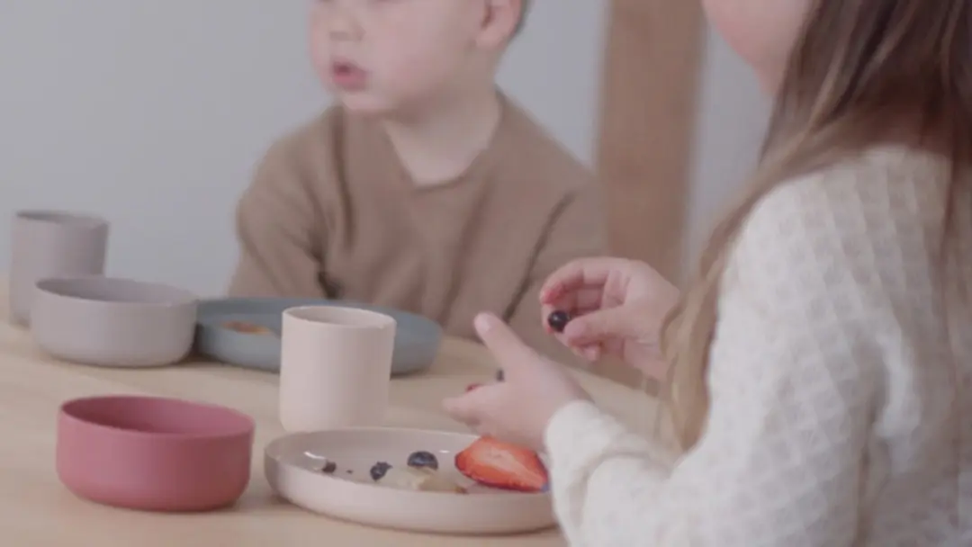 Dantoy Baby Bordenset Bioplastic Zand Mokka - 2-delig - Meerkleurig
