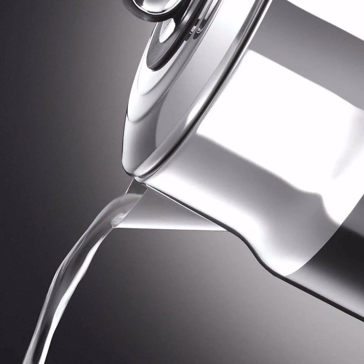 Russell Hobbs 21671-70 Retro Classic Waterkoker - 2400W - 1.7L - Zwart