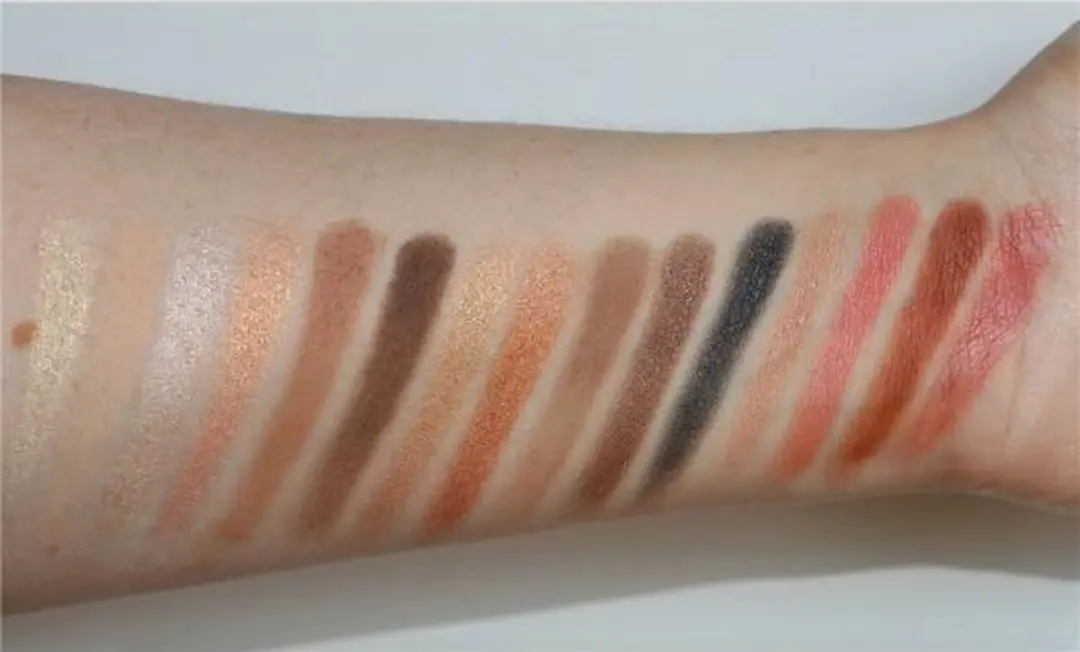 Makeup Revolution I Love Revolution Oogschaduw Palette Chocolate Vice - 16 Kleuren - afbeelding 6 van 6
