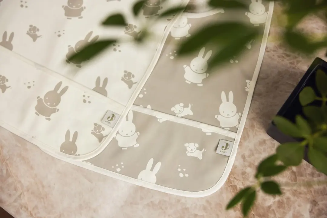Jollein x Nijntje Slab Waterproof Miffy&Snuffy - Olive Green - 2 Stuks