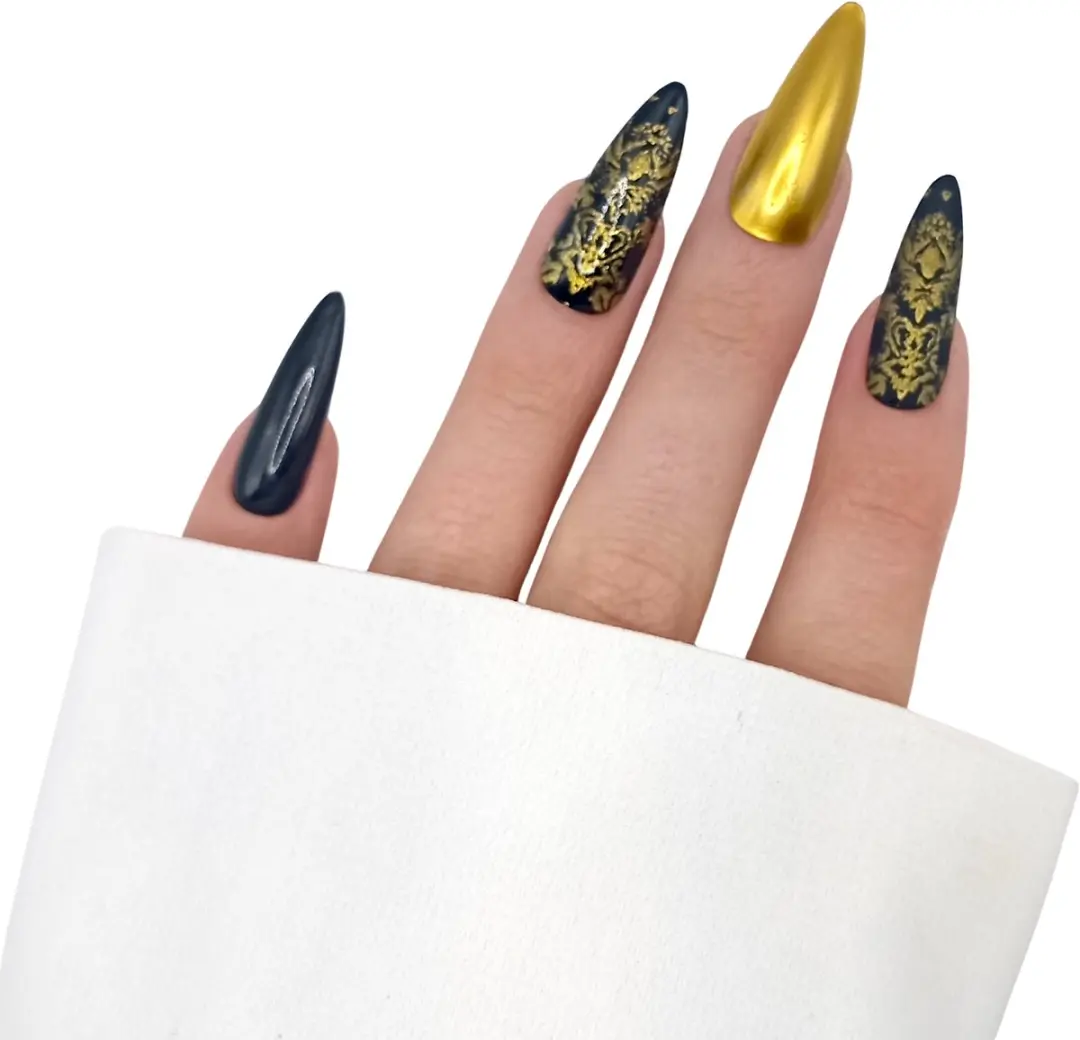 SD Press on Nails No. 34 Gold Lux XL Stiletto - Zwart Metallic Goud - 20 Stuks