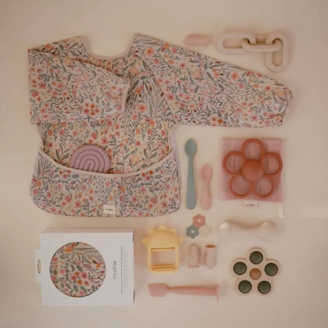 Mushie Slab met Mouwen Pastel Blooms