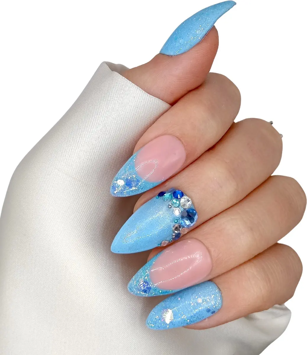 SD Press on Nails No. 166 Ice Queen Medium Stiletto