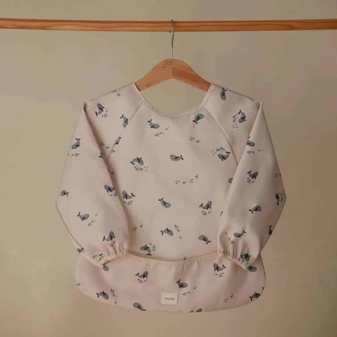 Mushie Slab met Mouwen - Walvissen - Crème