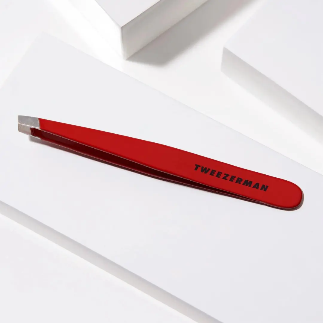 Tweezerman Slant Signature Red Wenkbrauwpincet - Roestvrij staal