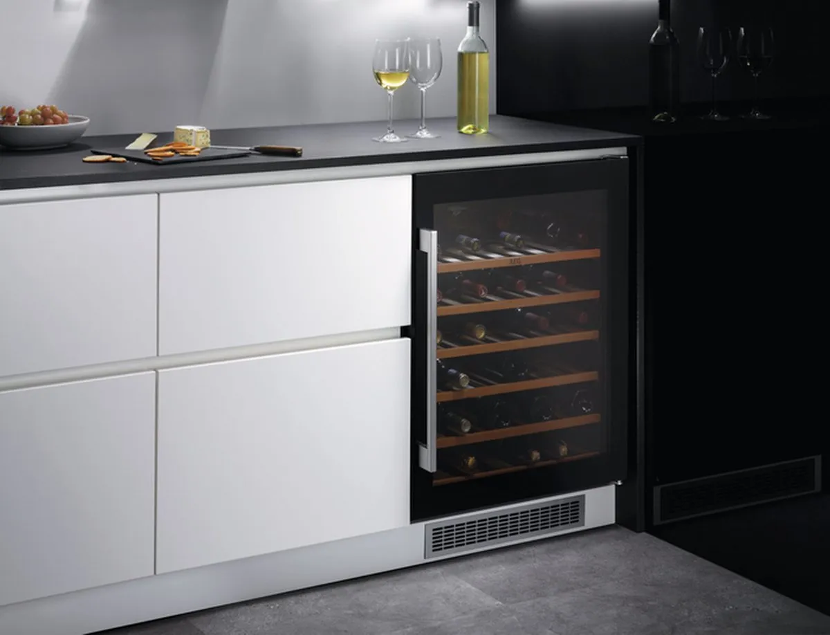 AEG Wijnbewaarkast Onderbouw SWB66001DG