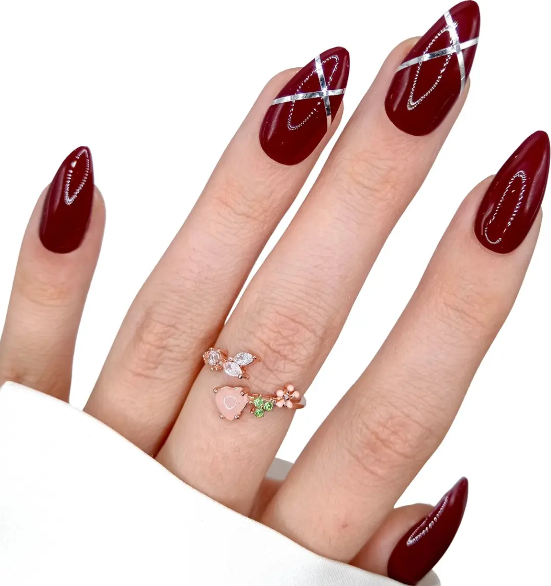SD Press on Nails B-220 Plaknagels - Donkerrood met Zilveren Streepjes - 20 Stuks