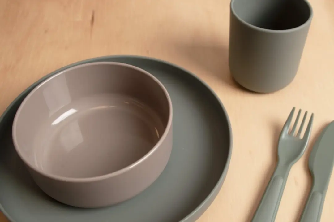Dantoy Baby Bordenset 2-delig - Olijfgroen/Mokka Bioplastic