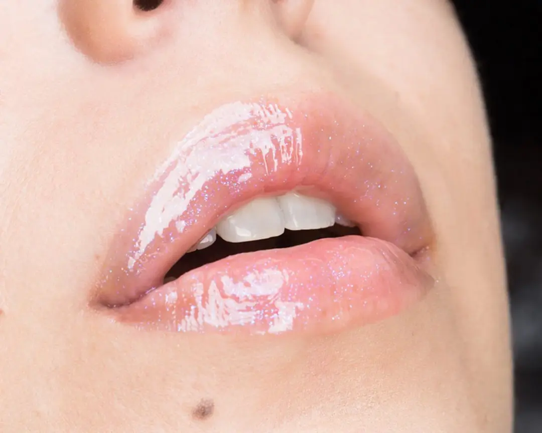 Moira Gloss Affair Luminous Lip Gloss 03 Mermaid - 2,3 ml