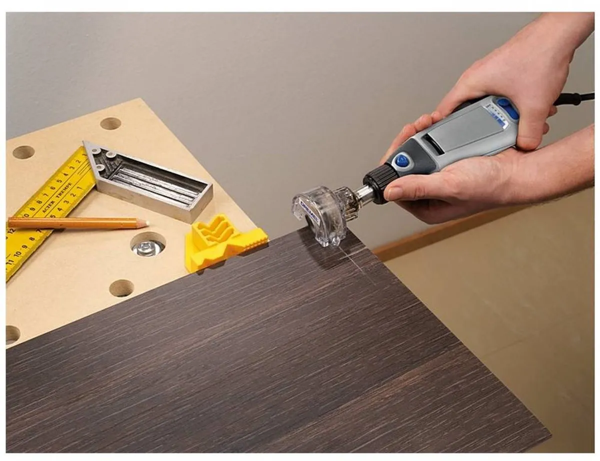 Dremel 670 Mini-zaaghulpstuk - Roterend multitool - Hout - afbeelding 6 van 6