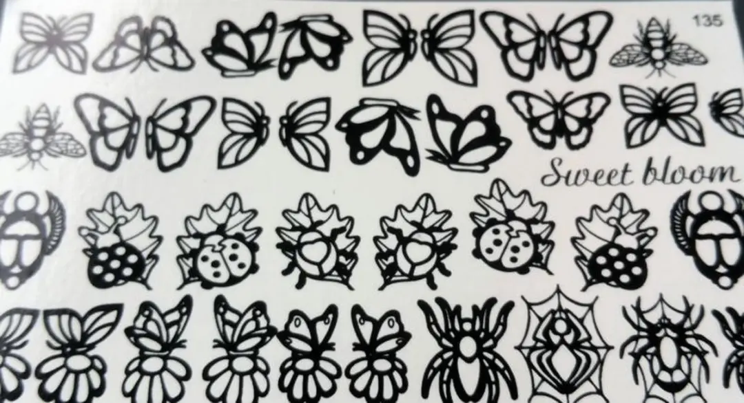 Korneliya Folie Decal 135 Zwart