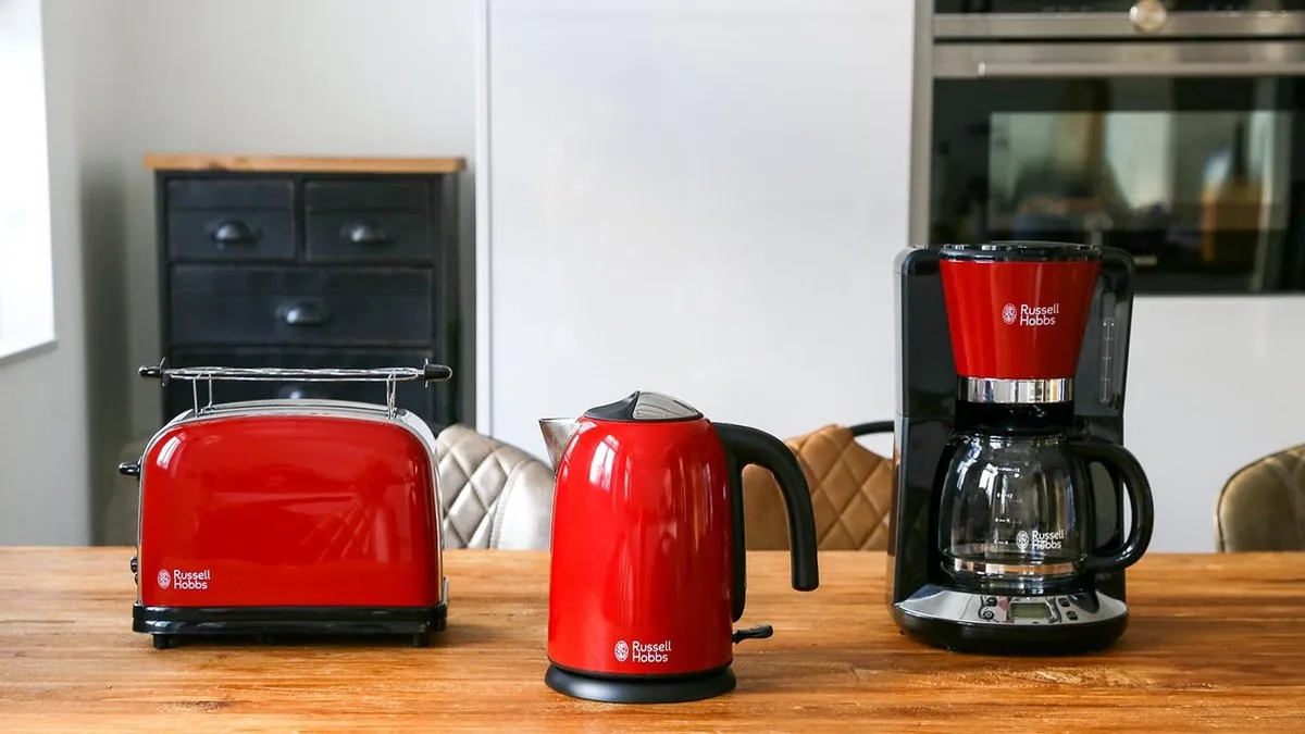 Russell Hobbs 24031-56 Colours Plus+ Koffiezetapparaat - 15 Kopjes 1,25L - Rood