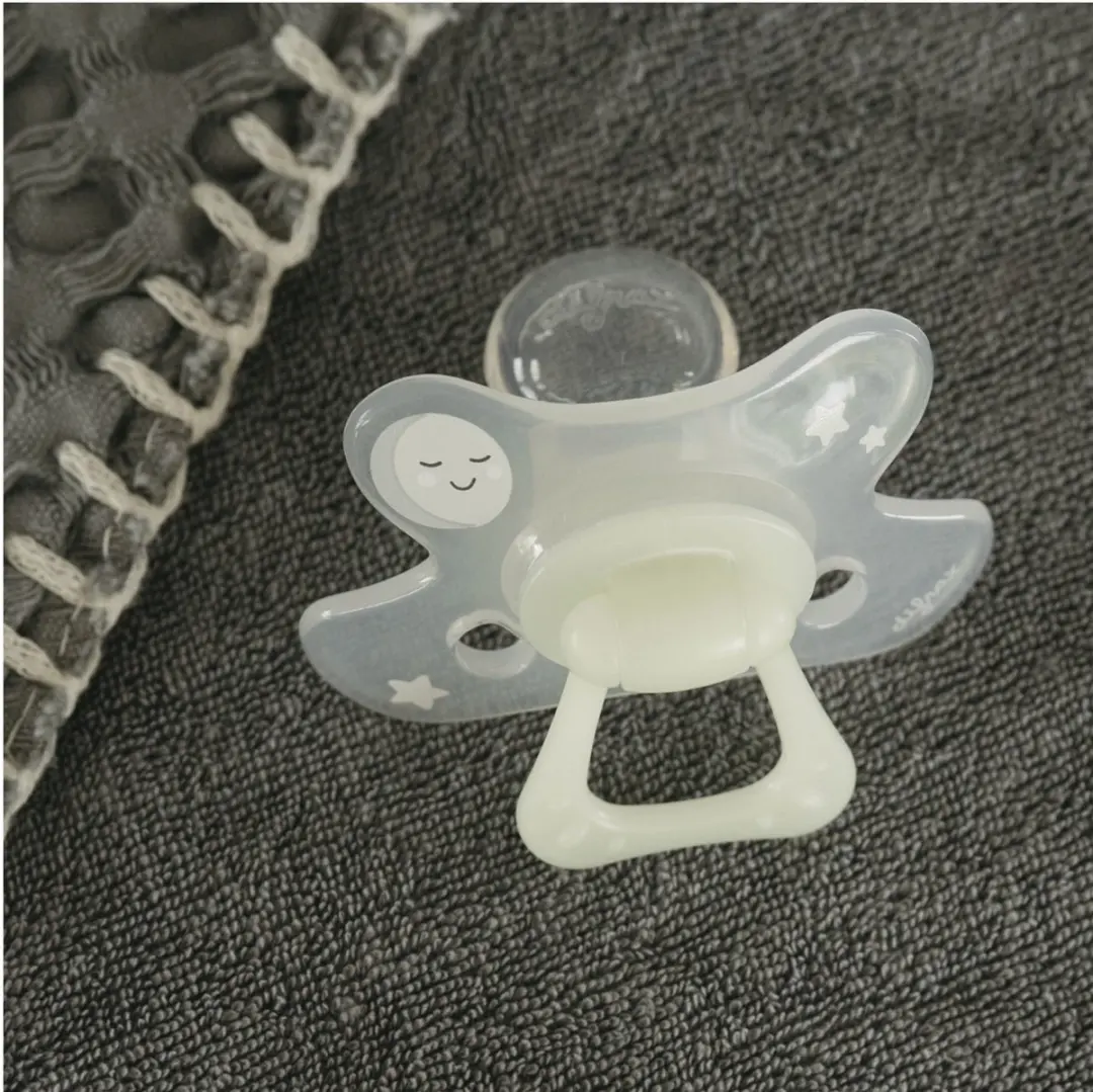 Difrax Natural Fopspeen Glow in the Dark - 6+ Maanden - 2 Stuks - afbeelding 6 van 6