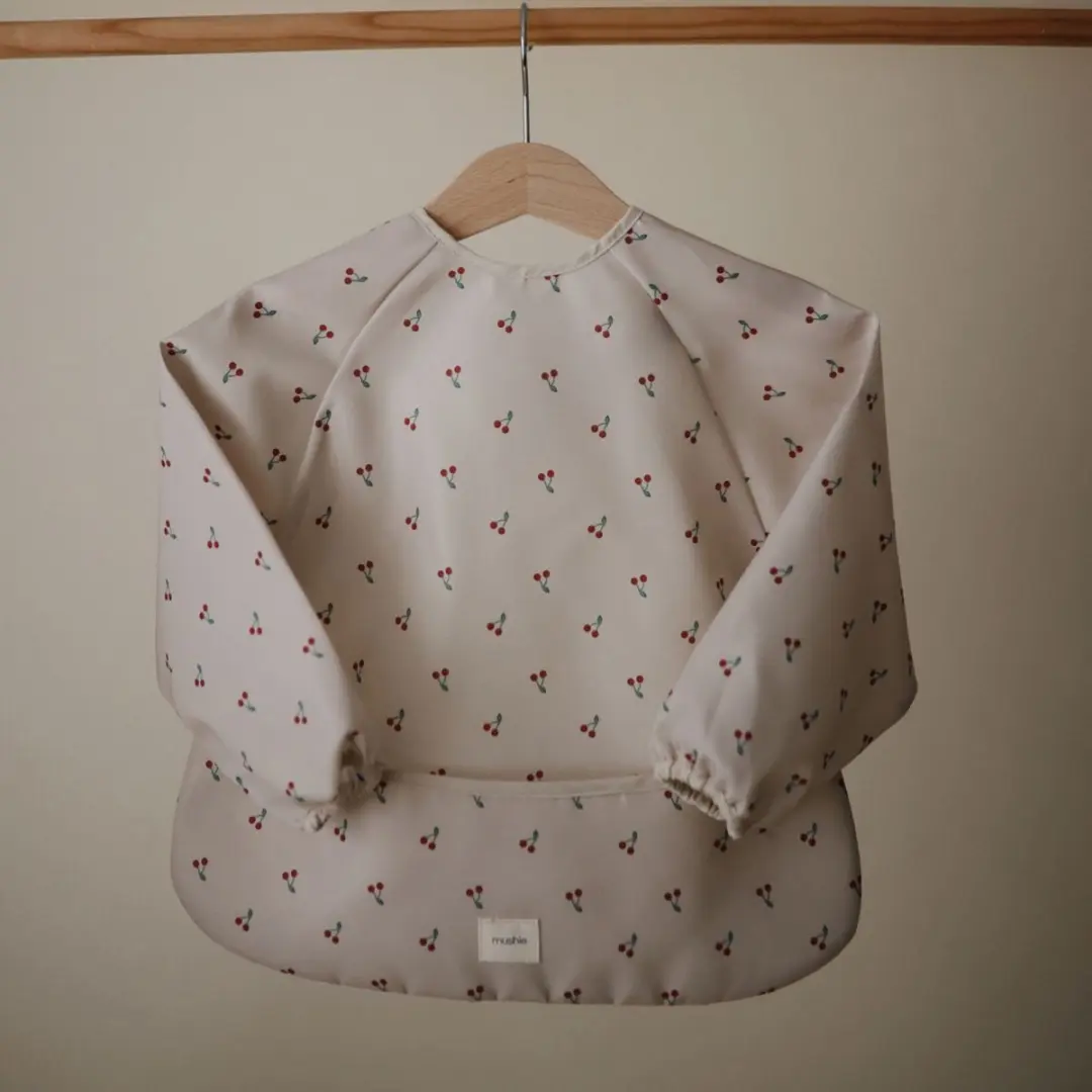 Mushie Slab Met Mouwen Cherries - Blush