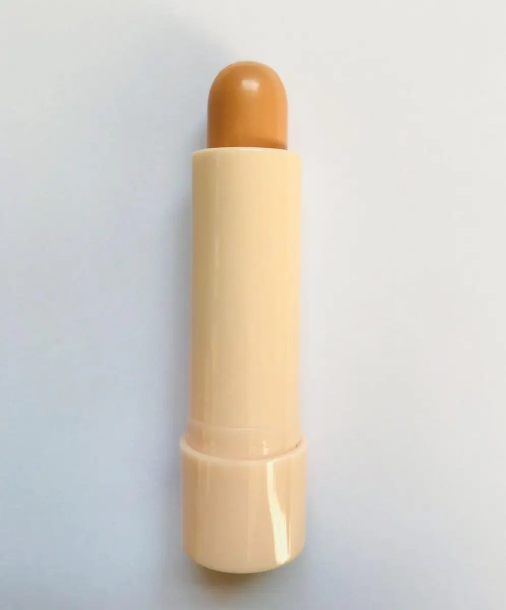 Leticia Well Concealer Stick 04