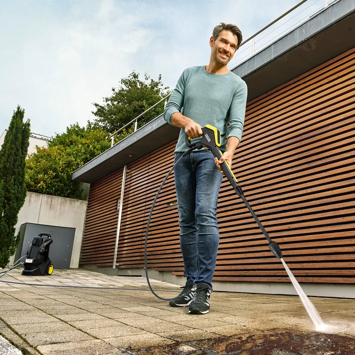 Kärcher K 5 Power Control Flex Home & Brush AE eco!Booster set Hogedrukreiniger - Inc. T 5 Terrasreiniger - eco!Booster en wasborstel PremiumFlex hogedrukslang - 145 bar - 500 l/u - 40 m²/u - App ondersteuning - 2x Reinigingsmiddel 1L