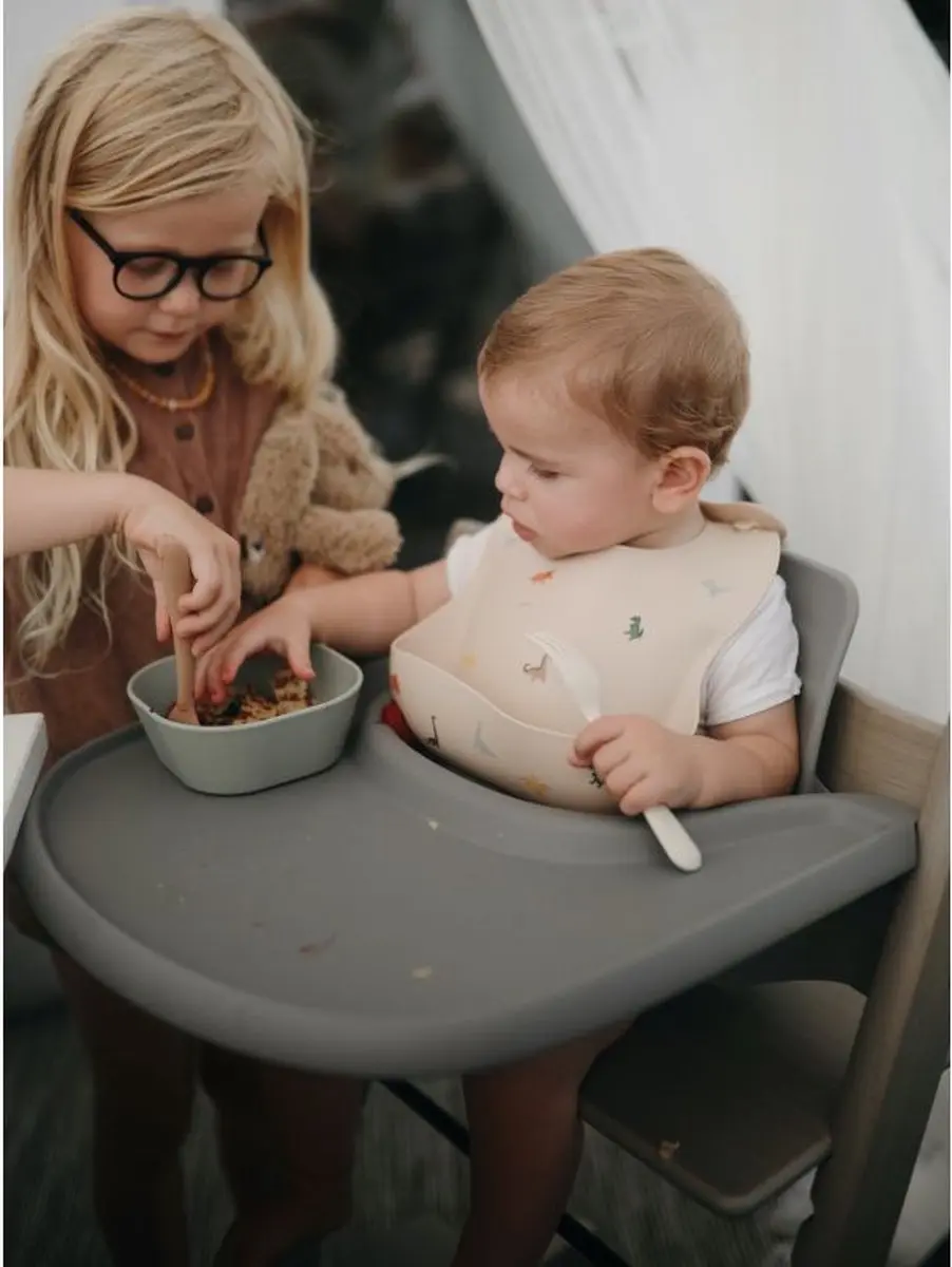 Mushie Siliconen Baby Slabbetje Dino - BPA/ftalaatvrij