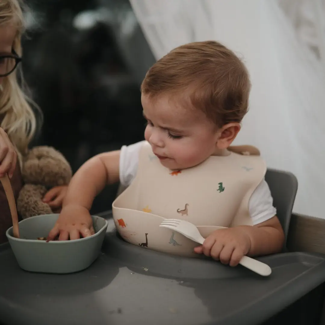 Mushie Siliconen Baby Slabbetje Dino - BPA/ftalaatvrij - afbeelding 6 van 6