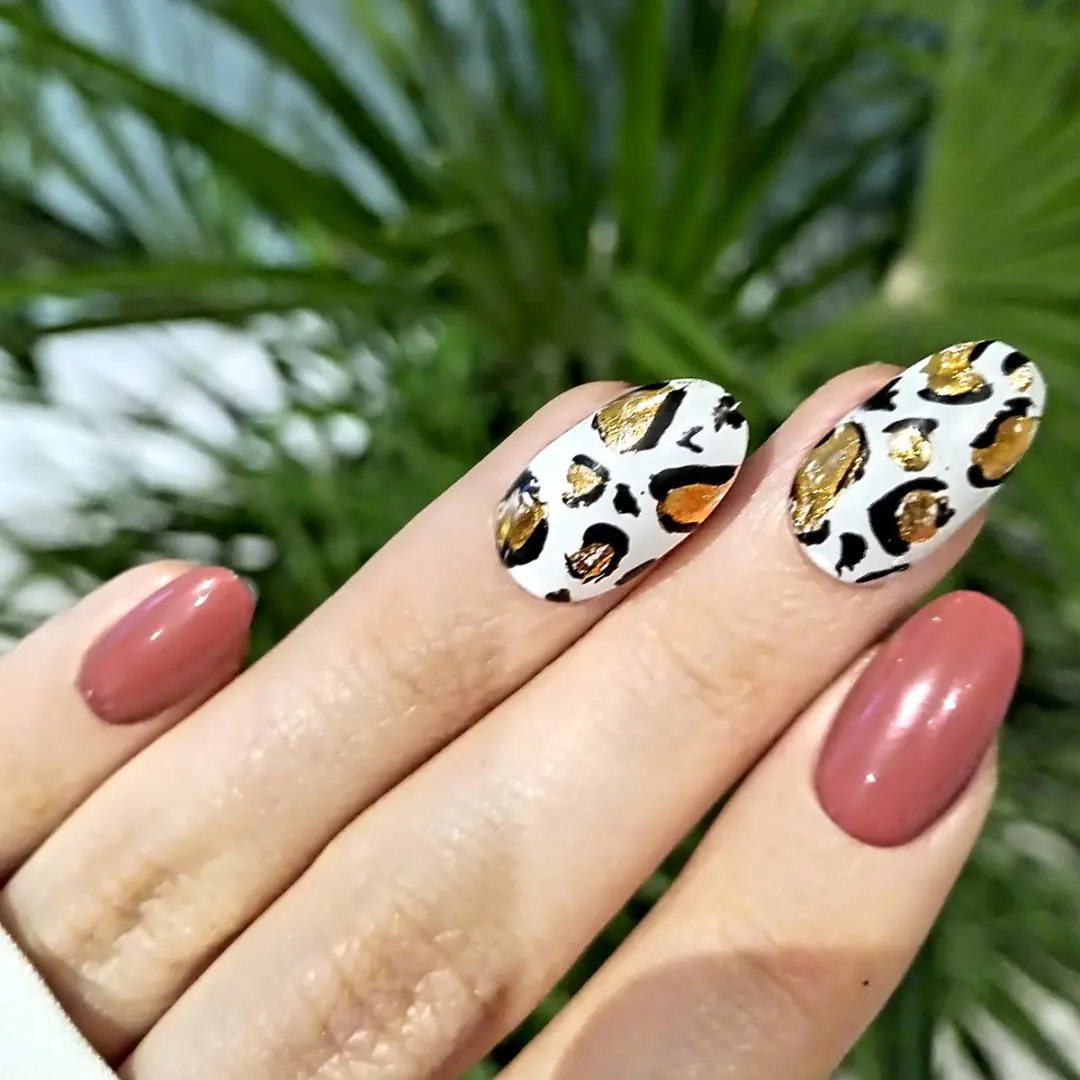 SD Press on Nails B-54 Plaknagels - Nude Bruin Leopard - 20 Stuks
