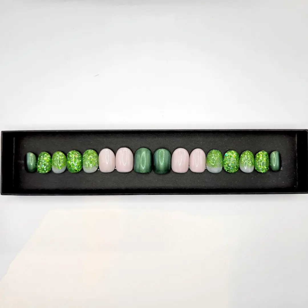 SD Press on Nails No. 79 Green Magic XS Almond - Groen Glitter - 20 Stuks