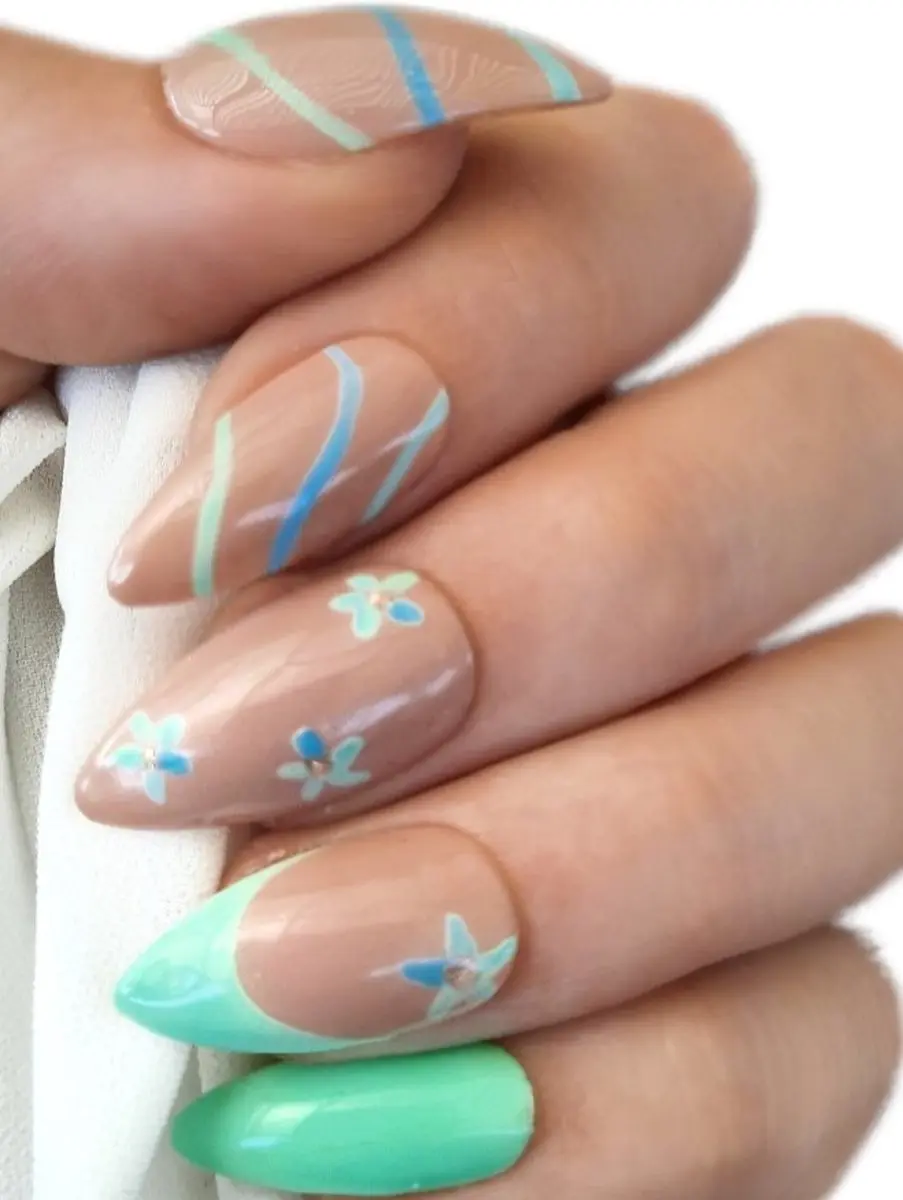 SD Press on Nails No. 35 Flowers Medium Stiletto