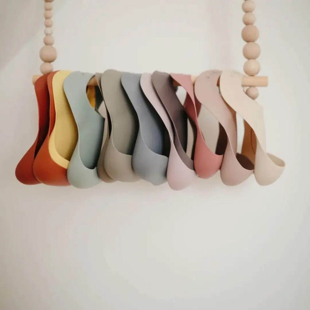 Mushie Siliconen Baby Slabbetje met Opvangbakje - Blush - afbeelding 6 van 6