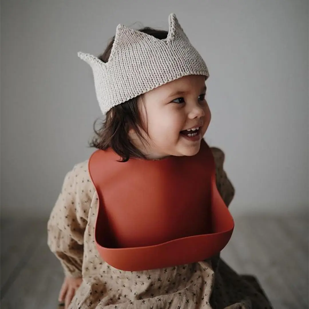 Mushie Siliconen Baby Slabbetje met Opvangbakje - Blush