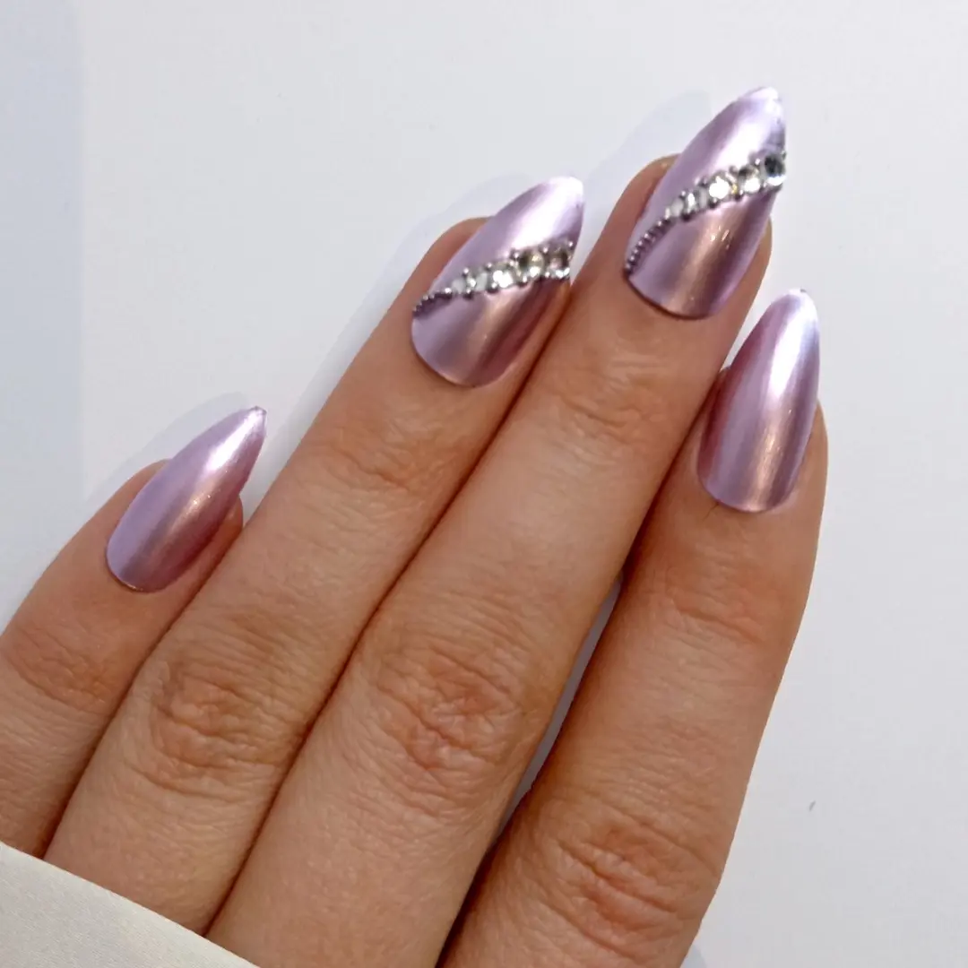 SD Press on Nails Wonderland No. 56 Medium Stiletto Metallic Roze - 20 Stuks