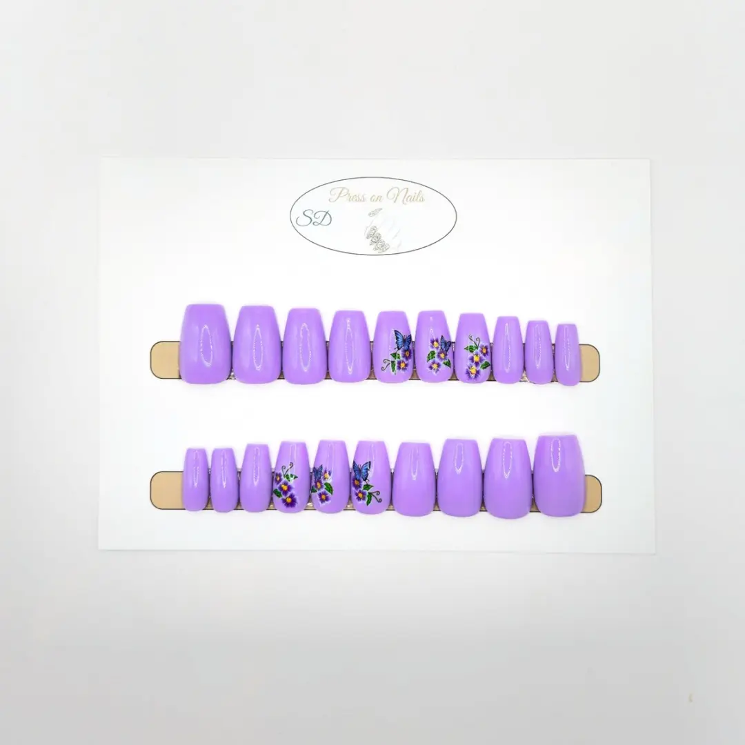 SD Press on Nails B-95 Medium Coffin Nagelset - 20 Stuks - Lila Paars met bloemen