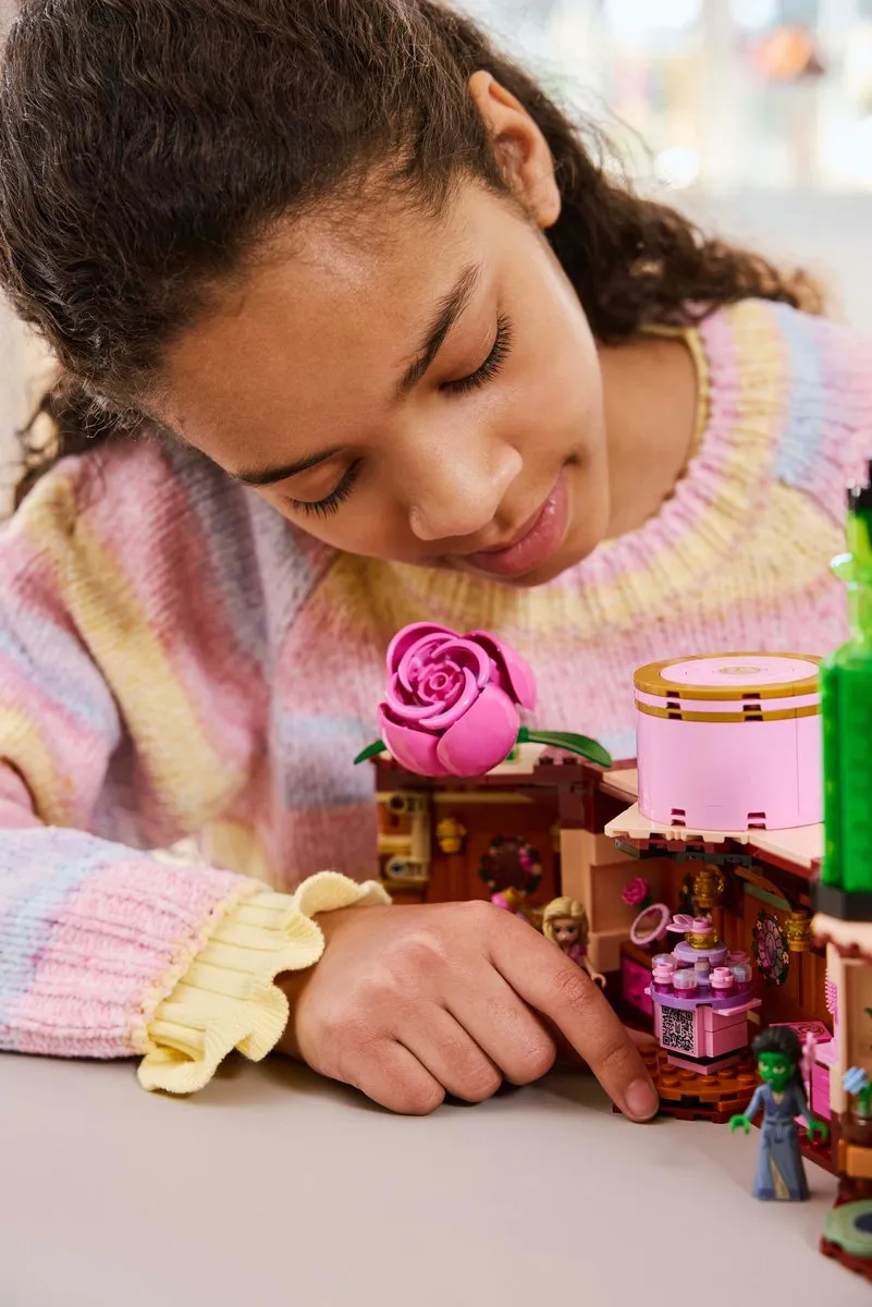 LEGO Wicked Glinda en Elphaba's Slaapzaal 75683 - 740 Stukken