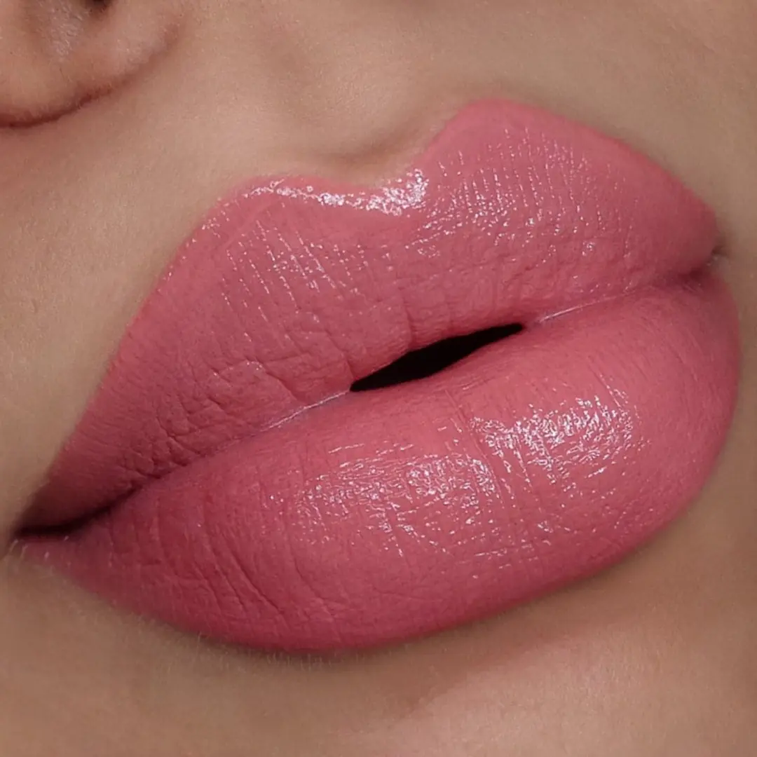 L.A. Girl Pretty & Plump Plumping Lipstick Instafamous - Roze Nude
