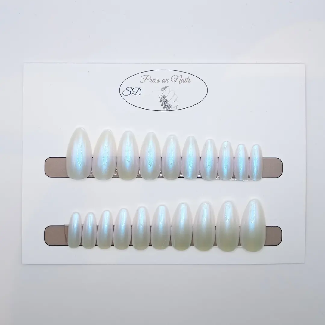 SD Press on Nails B-109 Plaknagels - 20 Stuks - Pearly White Aurora