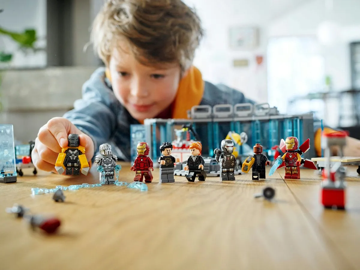 LEGO Marvel Iron Man Wapenkamer 76216
