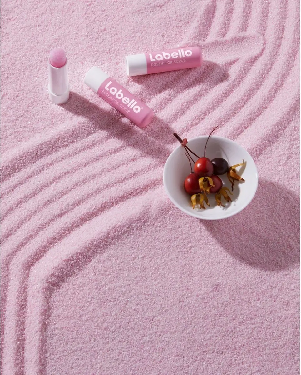 Labello Caring Scrub Rozenbottel Olie Lippenbalsem 4,8ml
