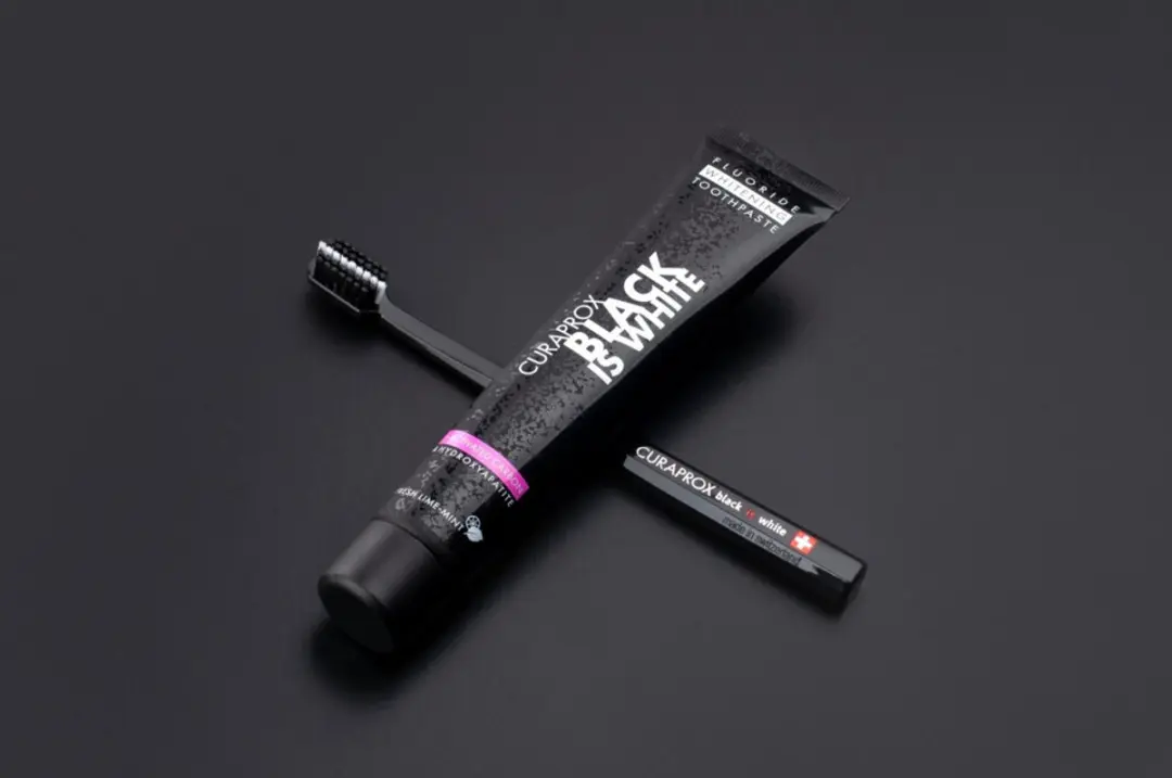 Curaprox Black is White Tandpasta & Tandenborstel - 90ml