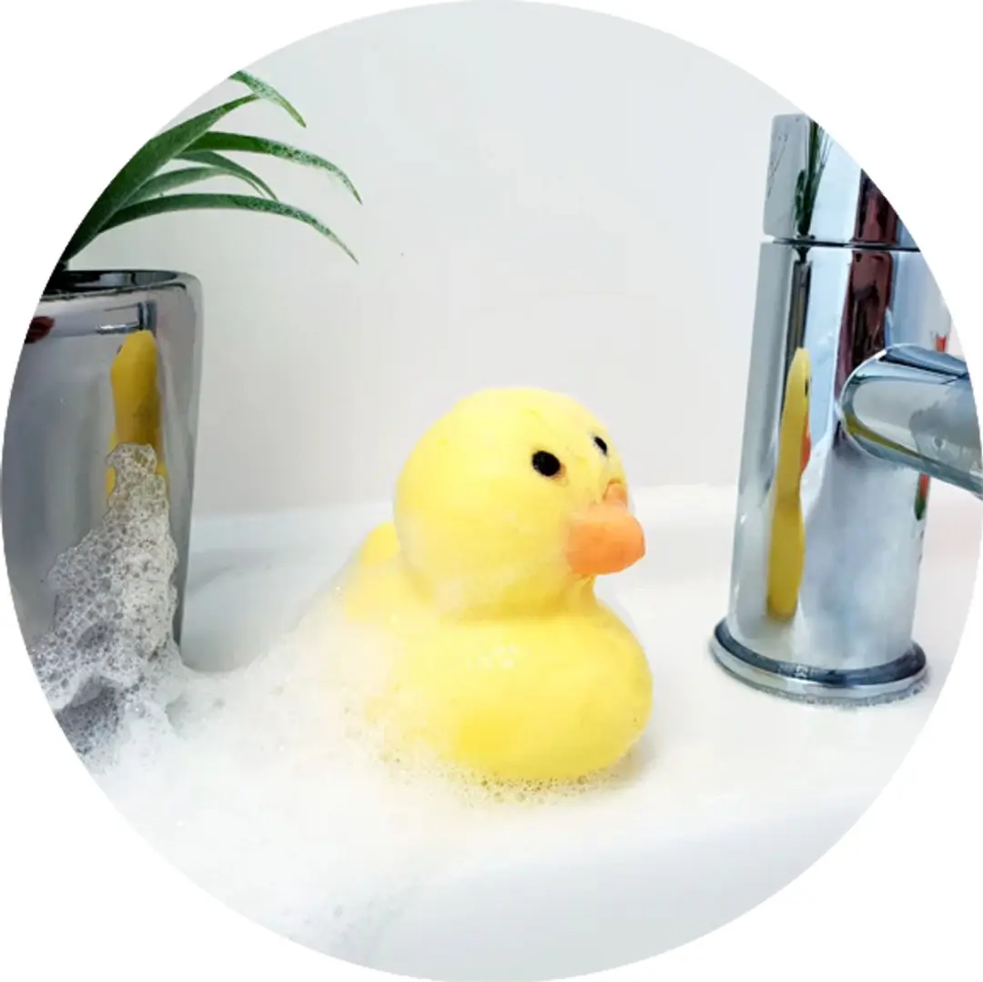 Bomb Cosmetics Lover Ducky Bubble Doh 130g