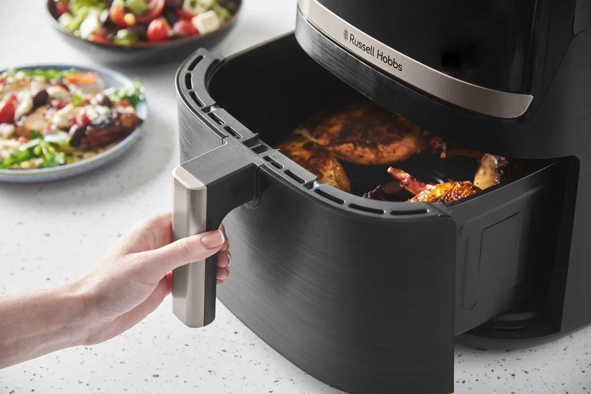 Russell Hobbs Satisfry 27630-56 Airfryer 8.3L - 1800W - Zwart/Champagne - afbeelding 6 van 6