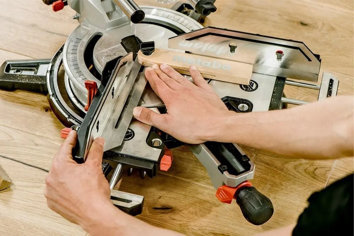 Metabo KGSV 72 Xact Afkort- en Verstekzaag 1800W - 216mm