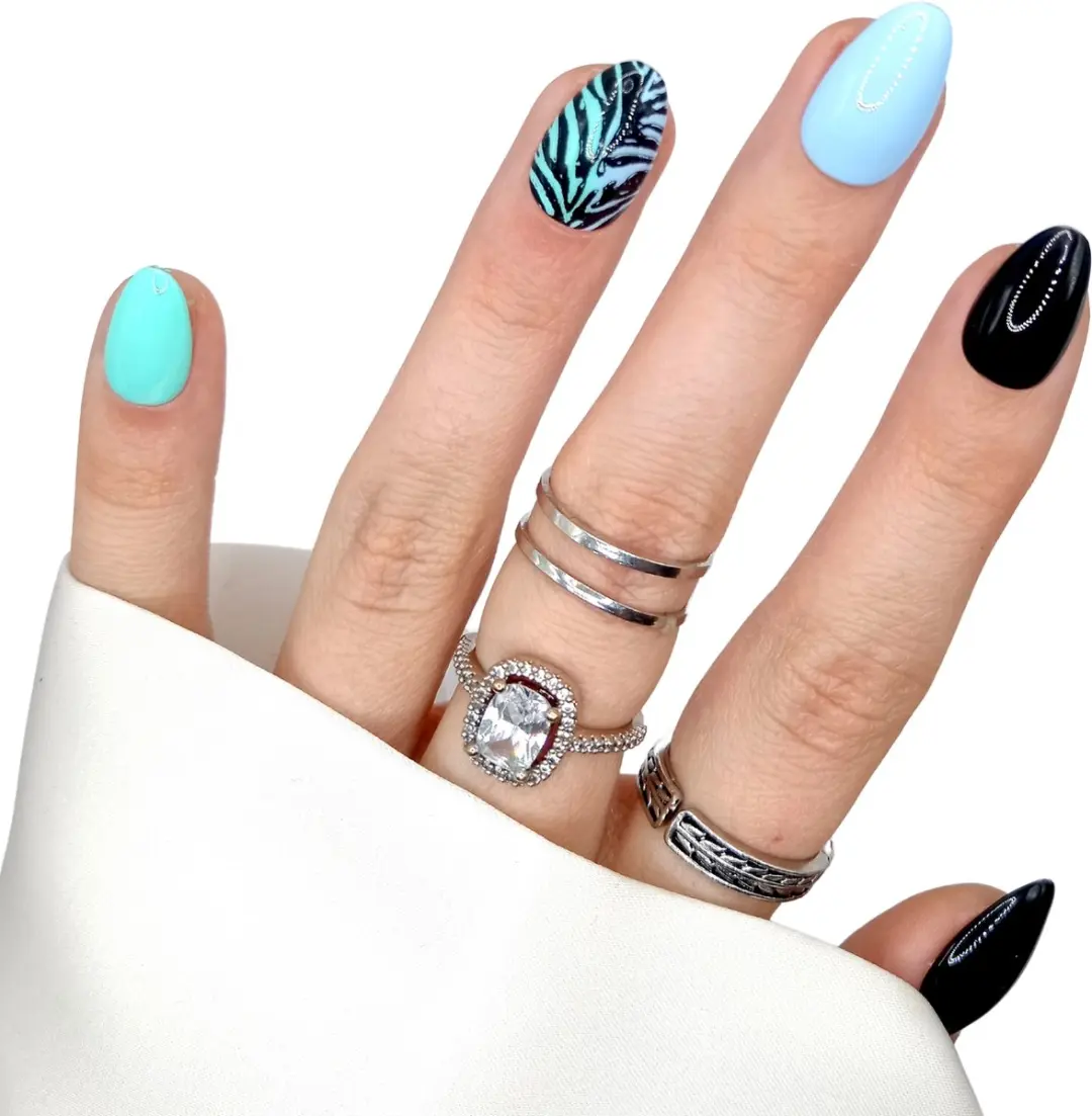 SD Press on Nails B-193 Blauw Zwart Print Nagelset - 20 Stuks - XS Stiletto