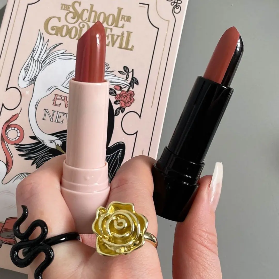 Makeup Revolution x The School Of Good & Evil Lippenstift Evers - 3.5ml