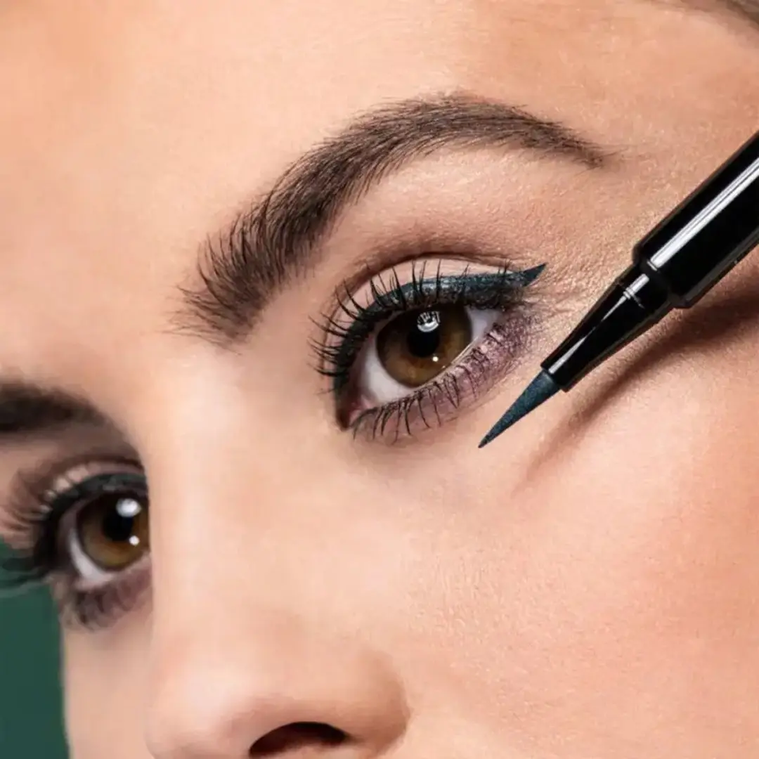 Artdeco Long Lasting Liquid Liner #08 Green - 0.6ml - afbeelding 6 van 6